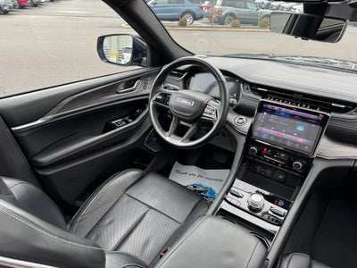 2022 Jeep Grand Cherokee Overland 4WD