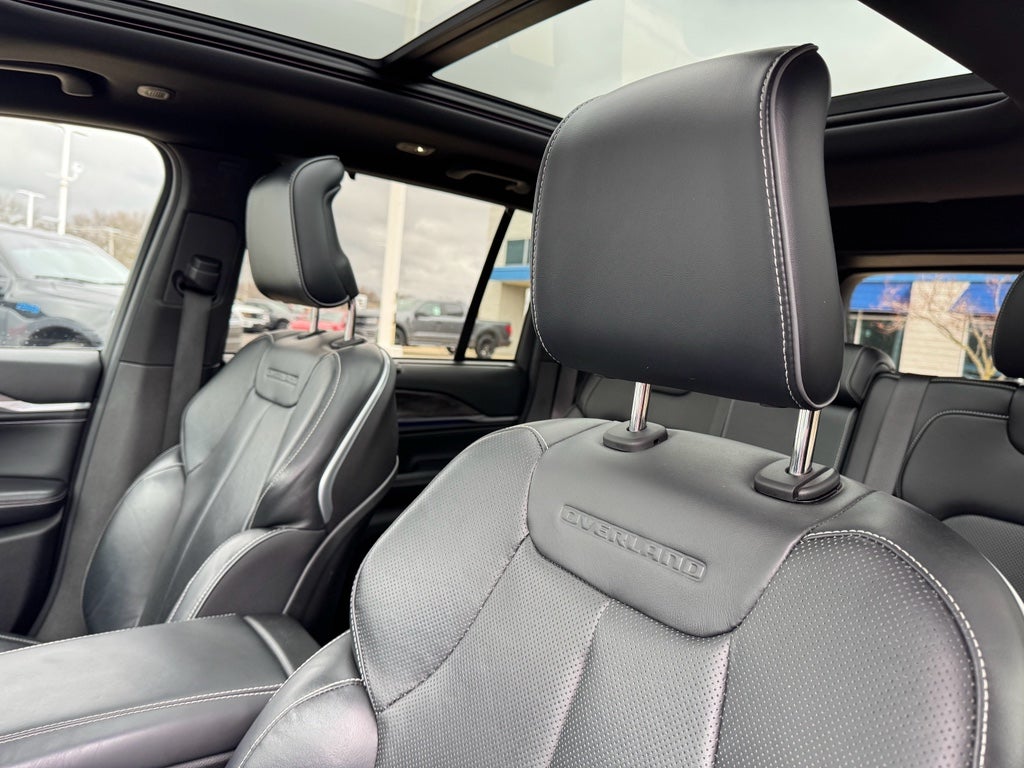 2022 Jeep Grand Cherokee Overland 4WD