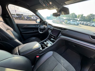 2023 Jeep Grand Cherokee L Altitude 4WD
