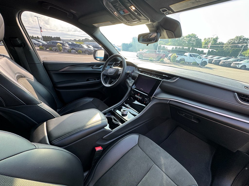 2023 Jeep Grand Cherokee L Altitude 4WD