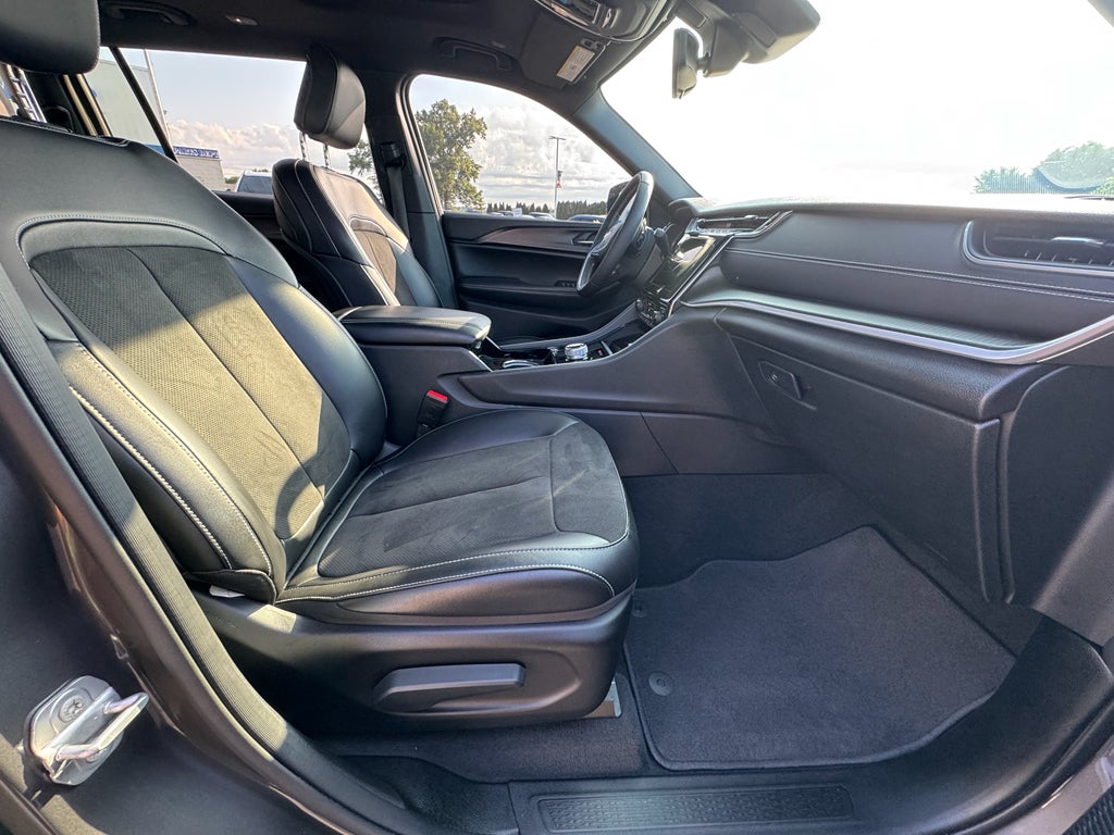 2023 Jeep Grand Cherokee L Altitude 4WD