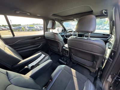 2023 Jeep Grand Cherokee L Altitude 4WD