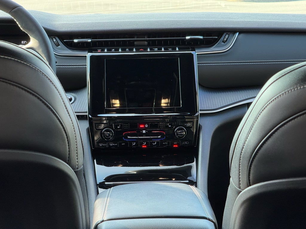 2023 Jeep Grand Cherokee L Altitude 4WD