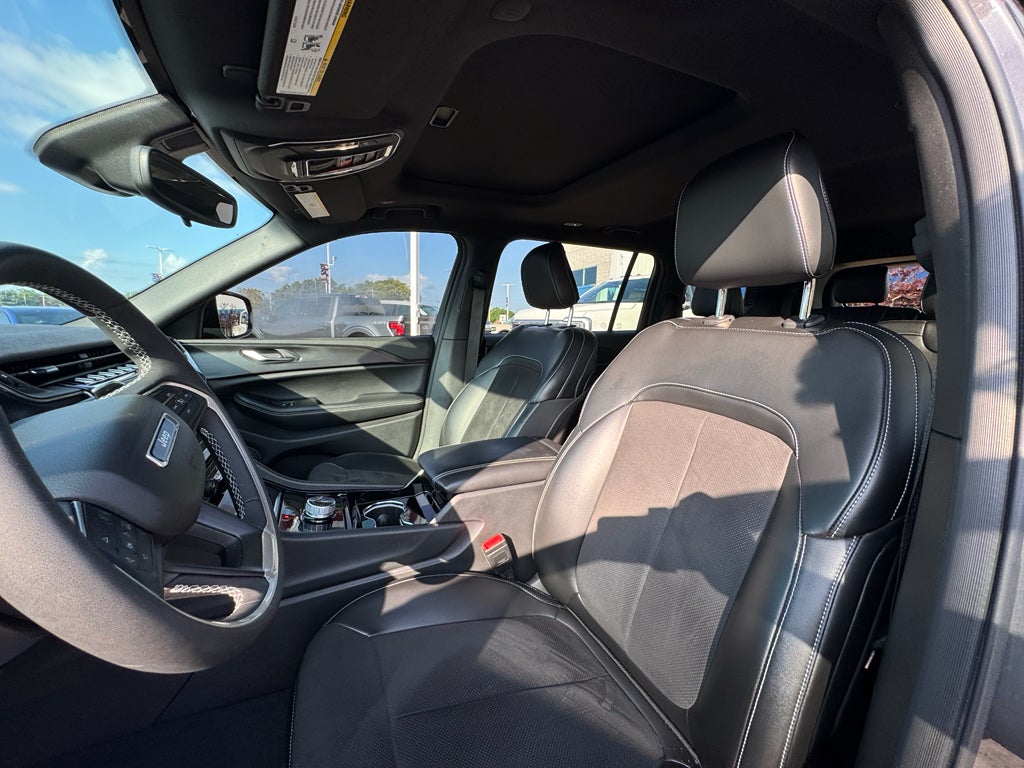2023 Jeep Grand Cherokee L Altitude 4WD