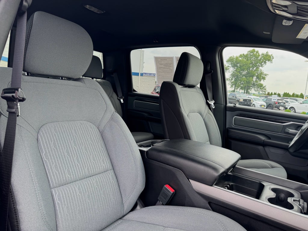 2022 RAM 1500 Big Horn Crew Cab 4x4