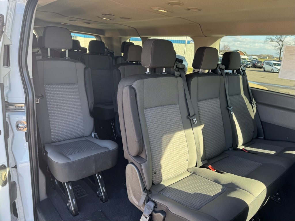 2024 Ford Transit Wagon XLT RWD