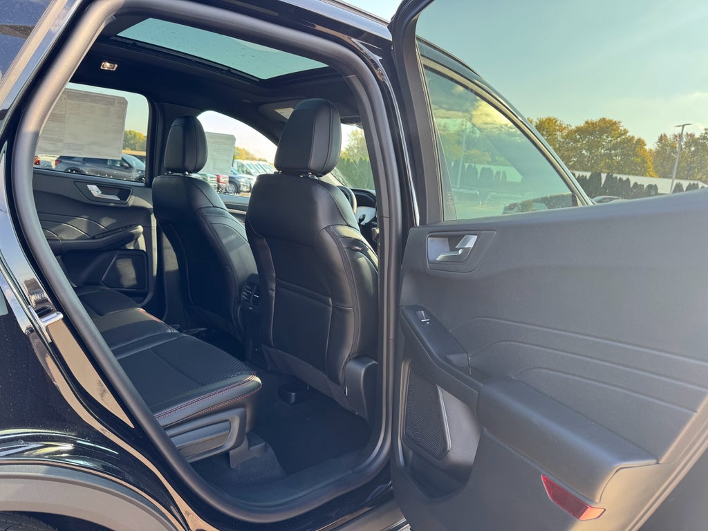 2026 Ford Escape ST-Line AWD