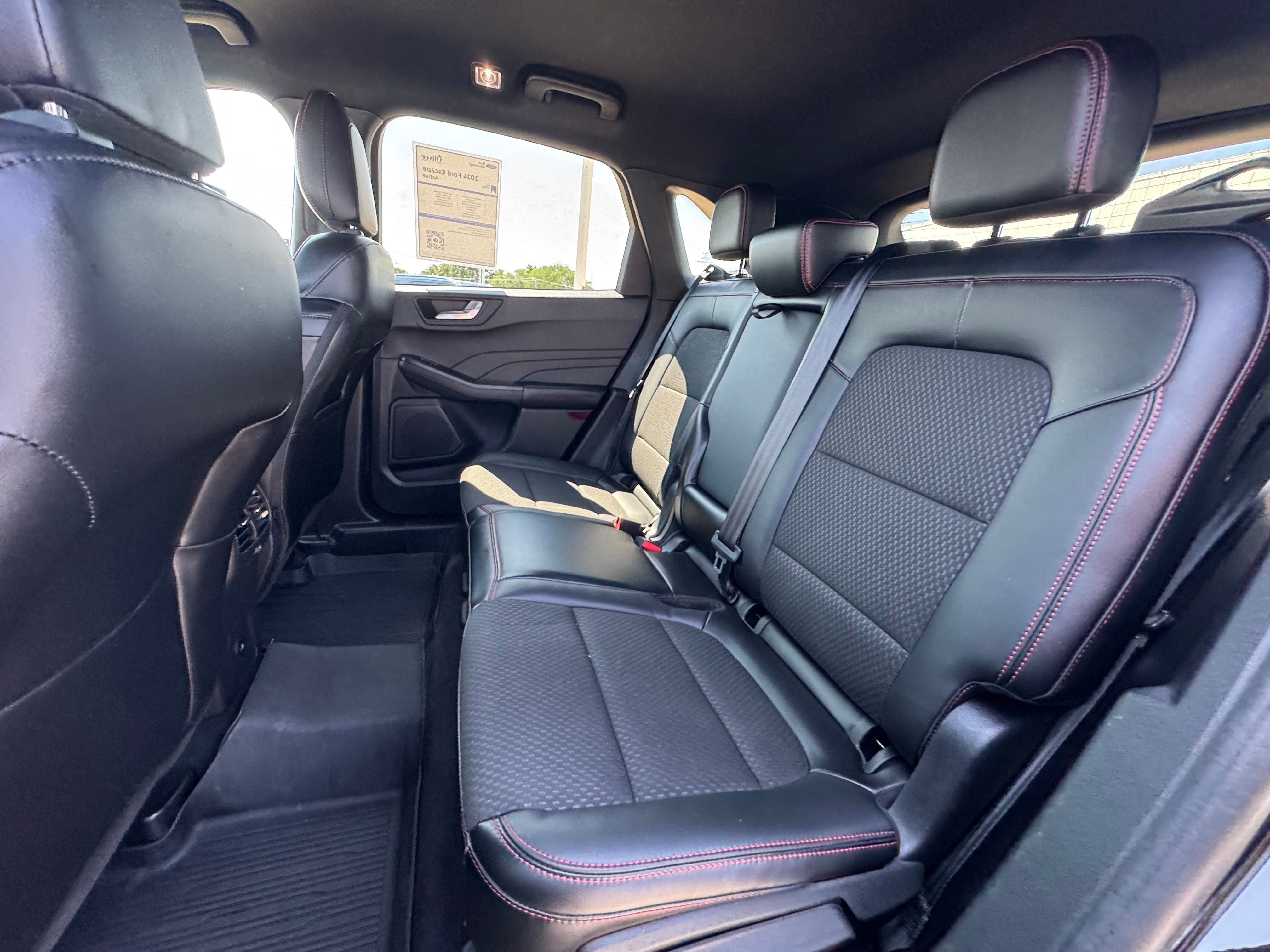 2024 Ford Escape ST-Line 300A pkg