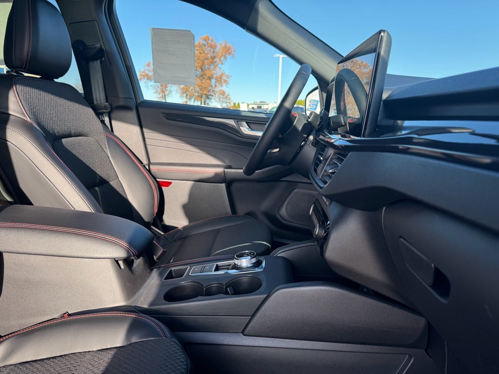 2026 Ford Escape ST-Line Select AWD