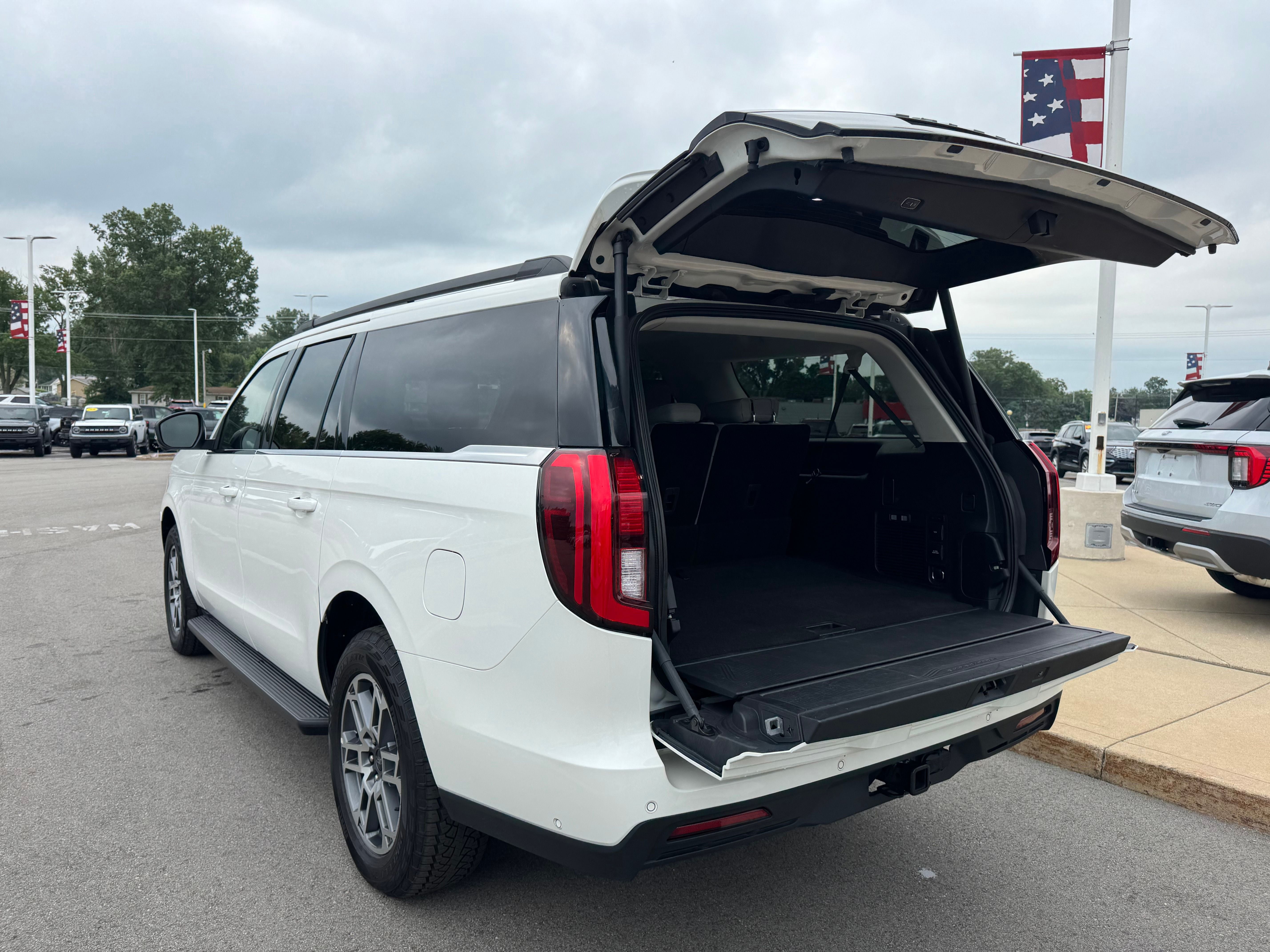 2025 Ford Expedition Max Active