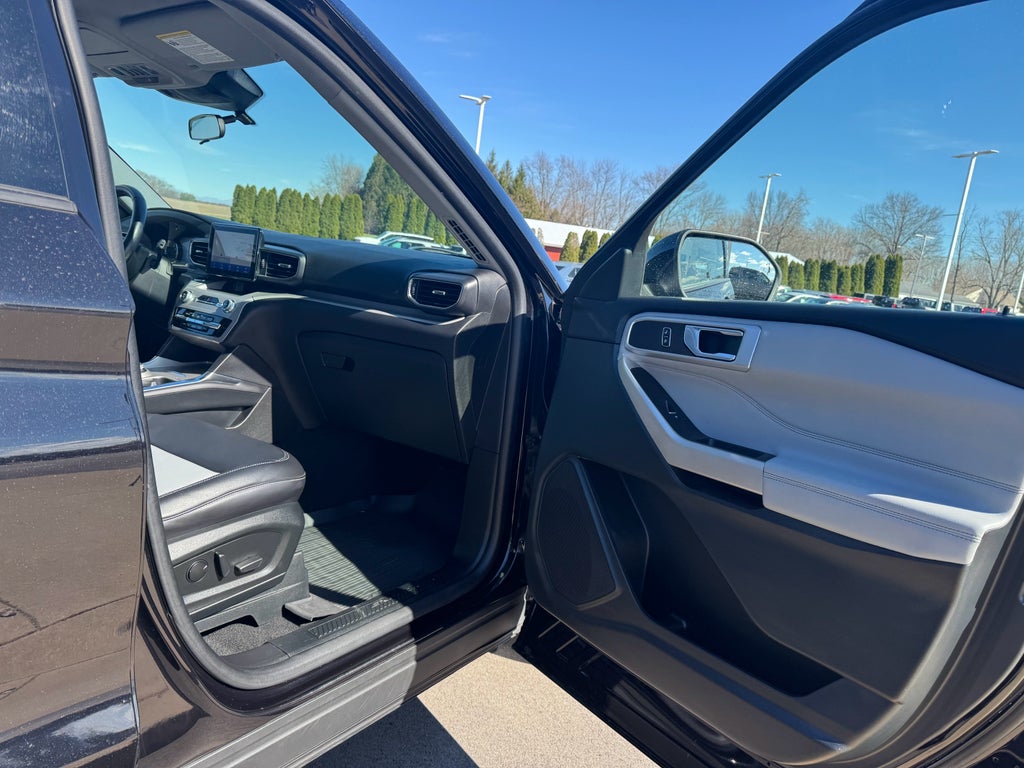 2023 Ford Explorer XLT 4WD