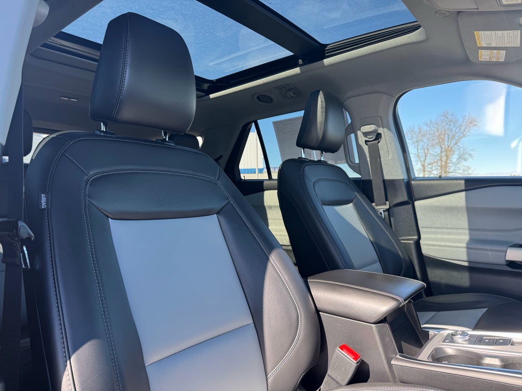 2023 Ford Explorer XLT 4WD