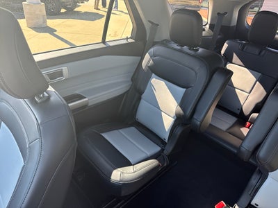 2023 Ford Explorer XLT 4WD