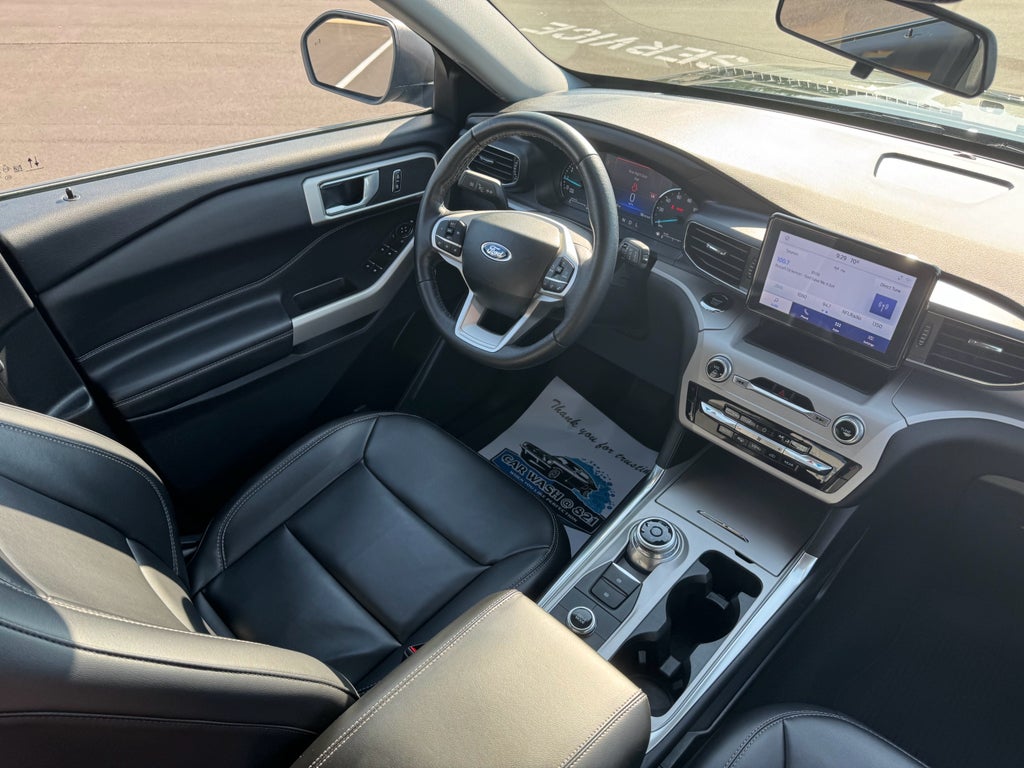 2023 Ford Explorer XLT 4WD
