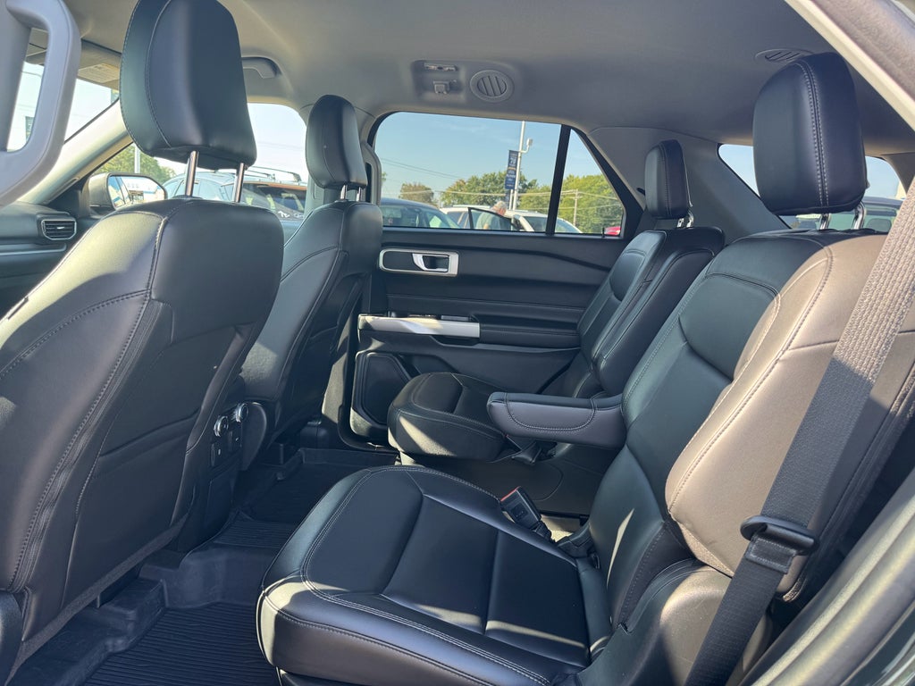 2023 Ford Explorer XLT 4WD