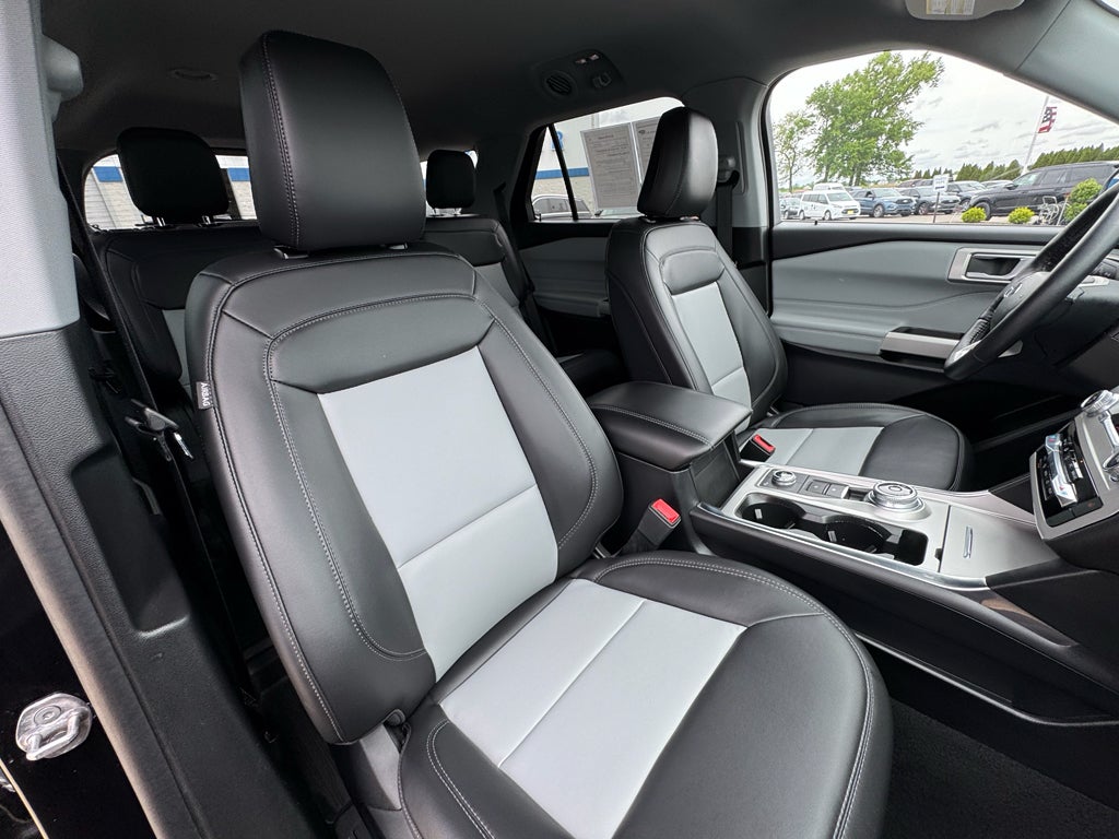 2023 Ford Explorer XLT 4WD