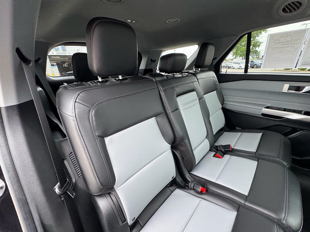 2023 Ford Explorer XLT 4WD
