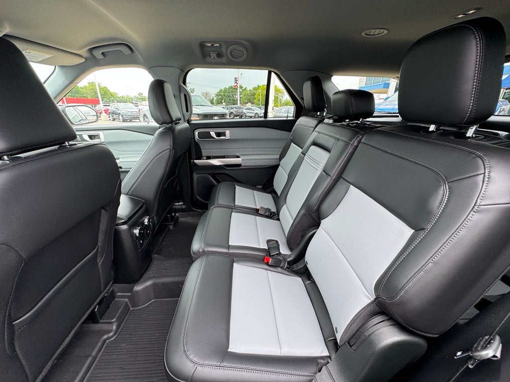 2023 Ford Explorer XLT 4WD