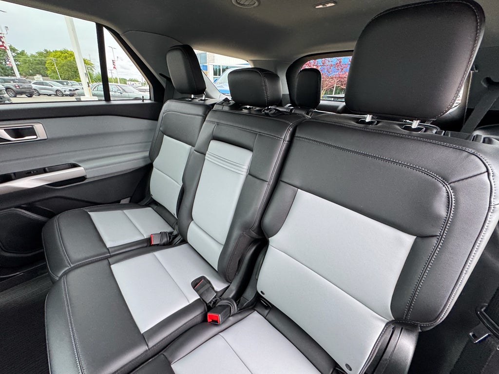 2023 Ford Explorer XLT 4WD