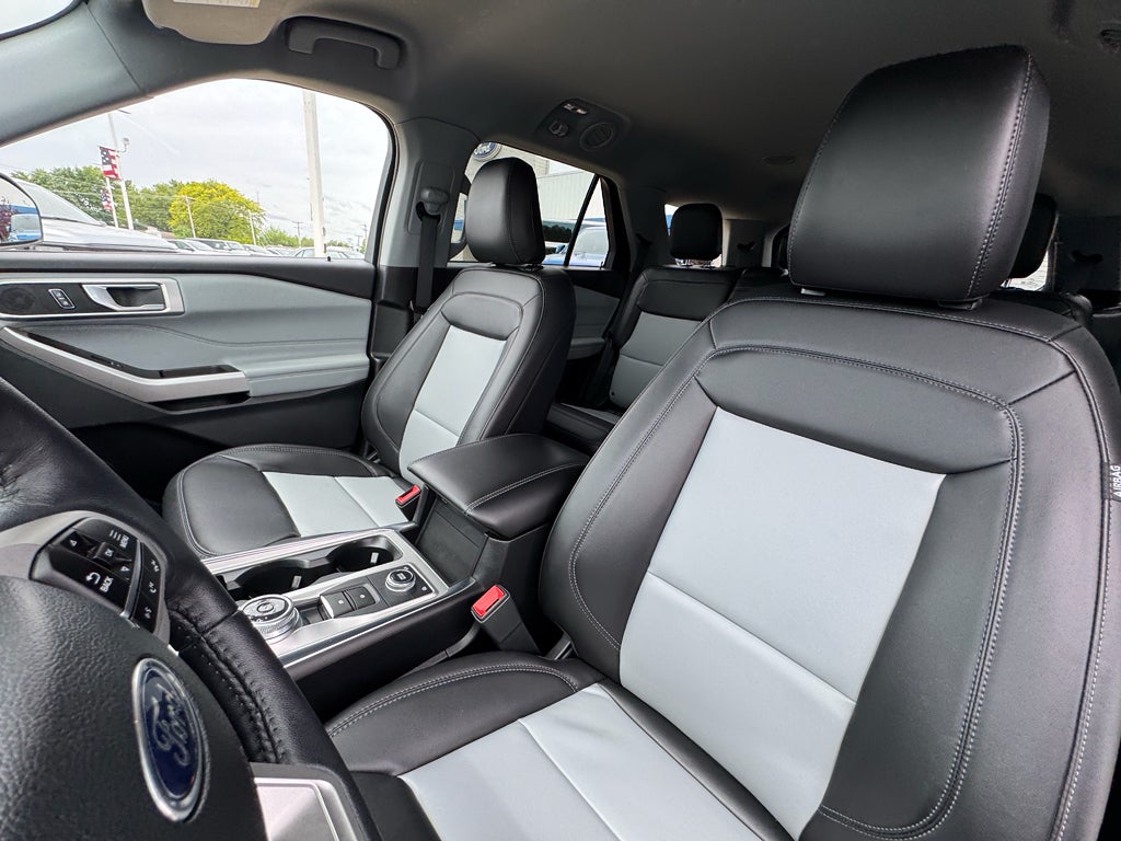 2023 Ford Explorer XLT 4WD