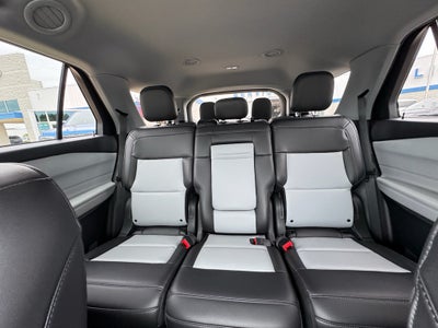 2023 Ford Explorer XLT 4WD