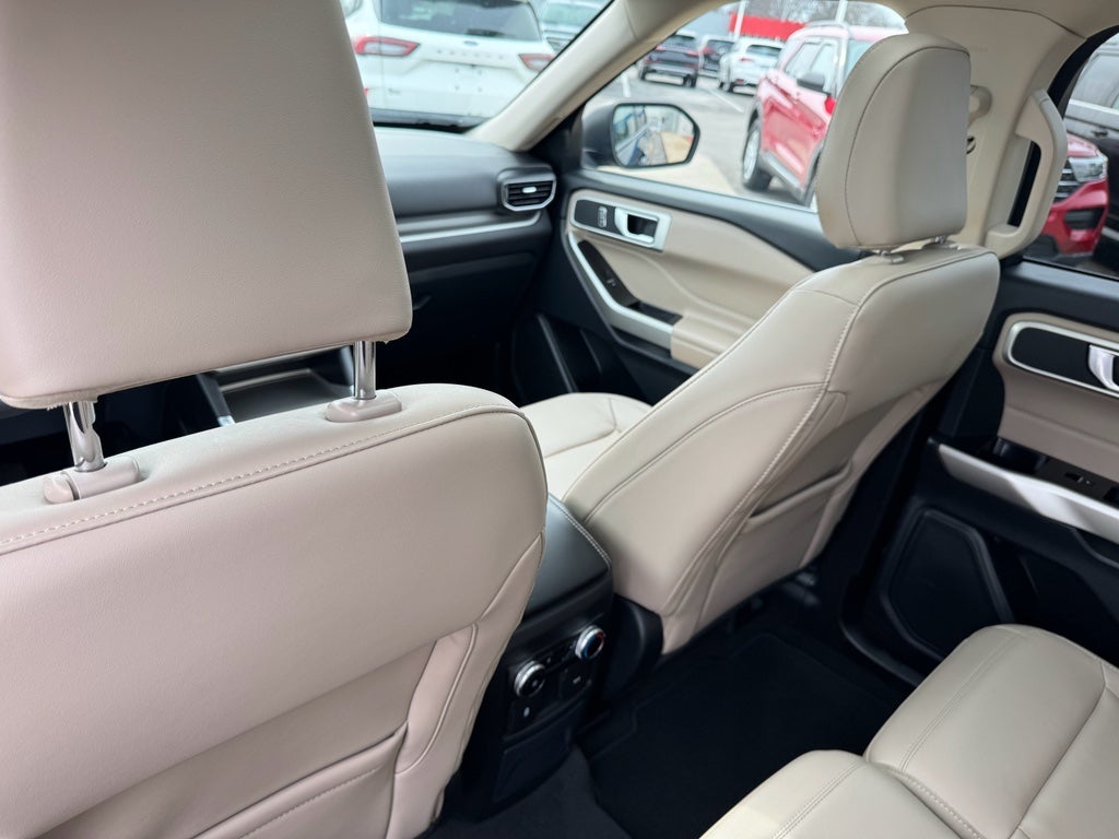 2023 Ford Explorer XLT 4WD