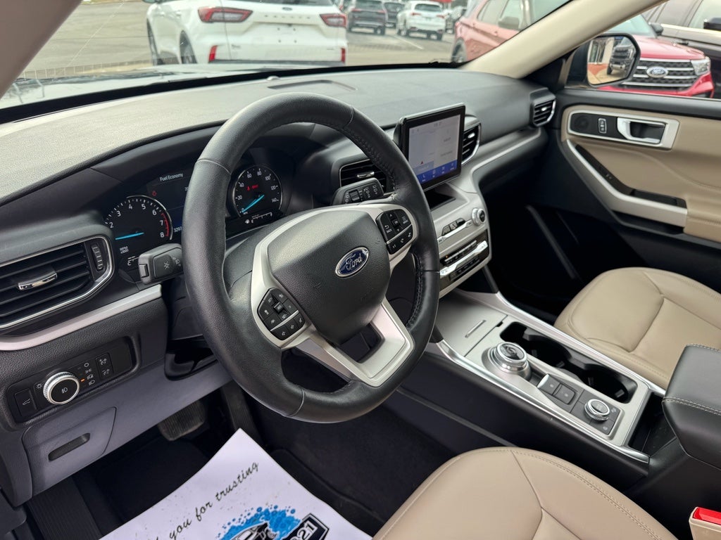 2023 Ford Explorer XLT 4WD