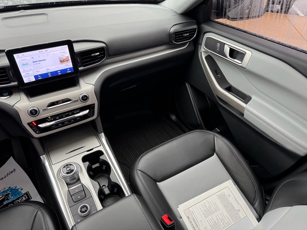2023 Ford Explorer XLT 4WD