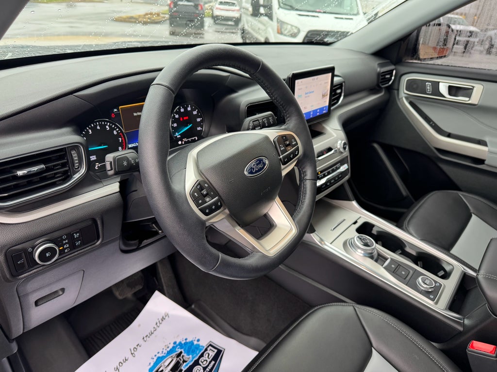 2023 Ford Explorer XLT 4WD