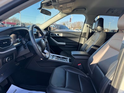 2023 Ford Explorer XLT 4WD