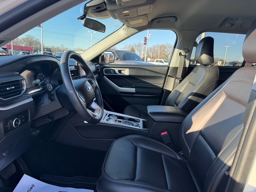 2023 Ford Explorer XLT 4WD