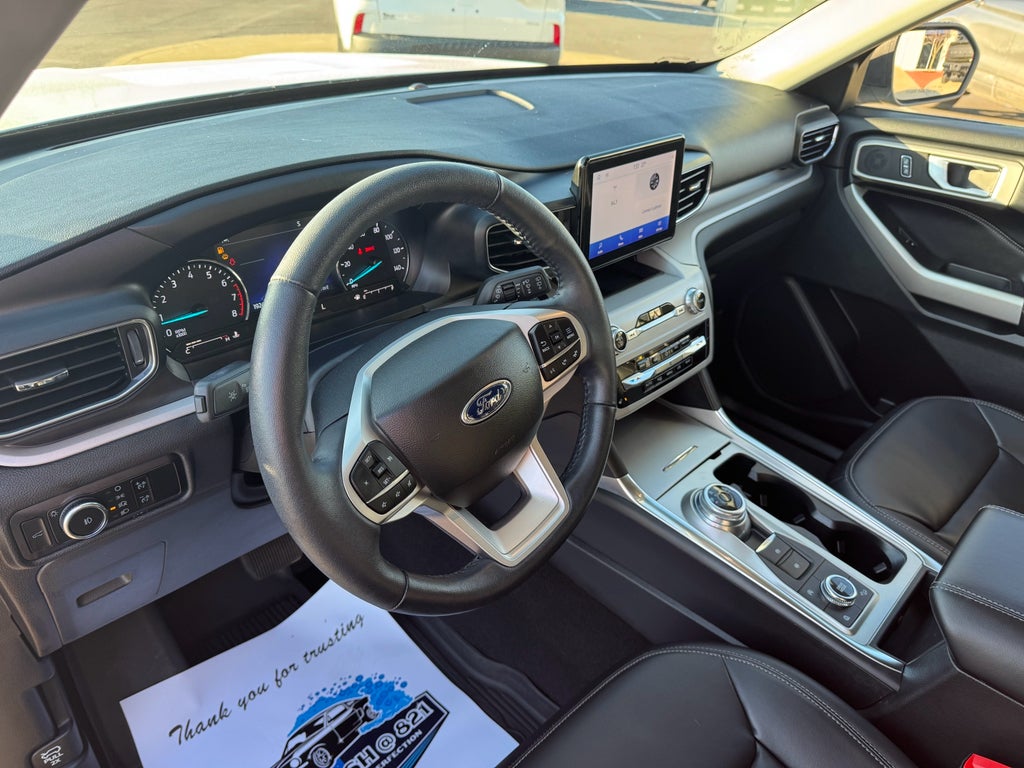 2023 Ford Explorer XLT 4WD