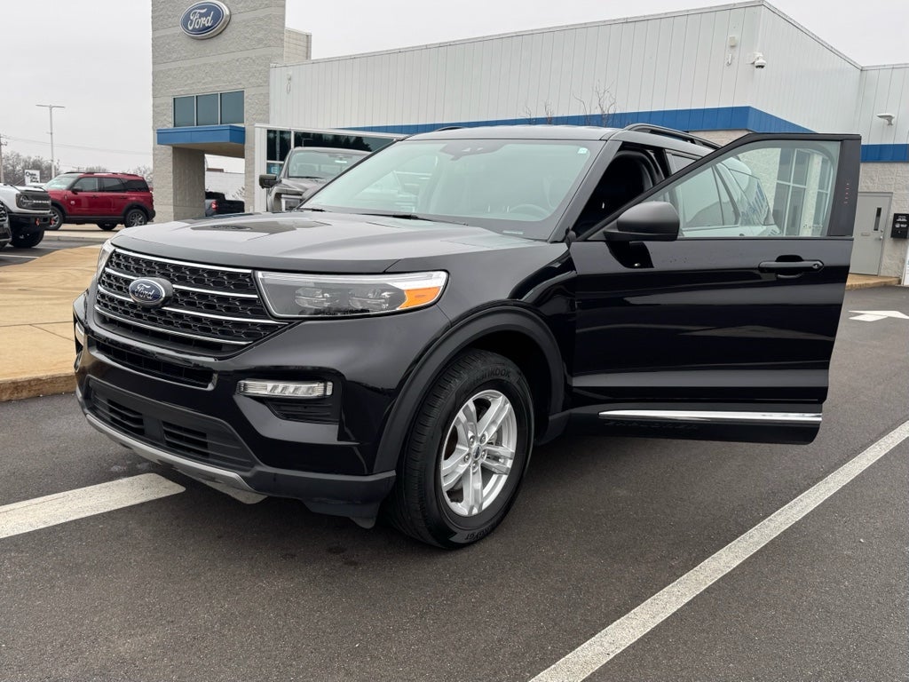 2023 Ford Explorer XLT 4WD