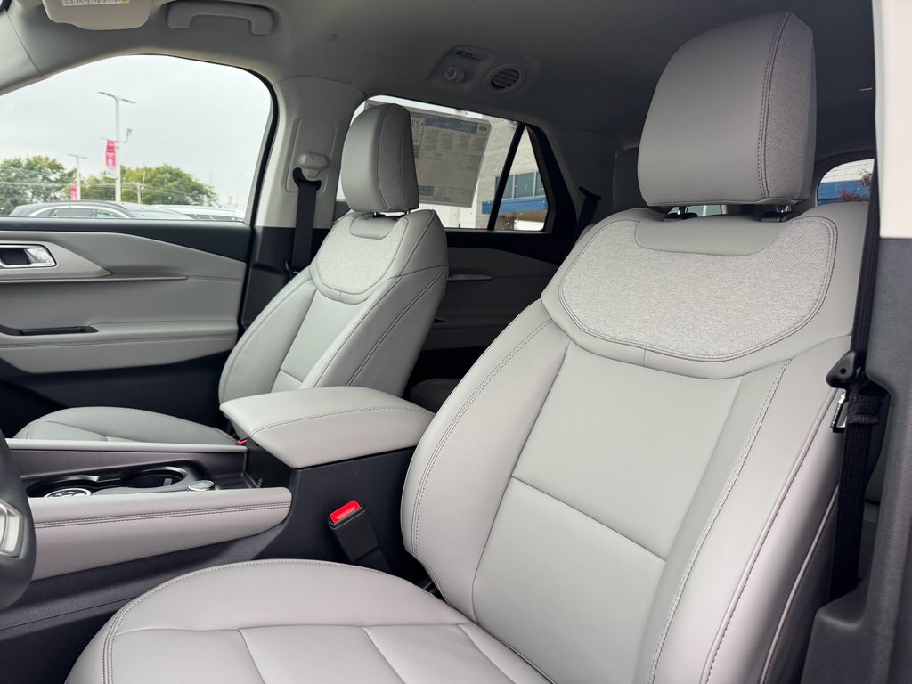 2026 Ford Explorer Active AWD