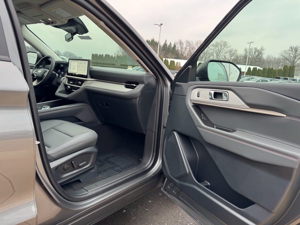 2026 Ford Explorer Active (100A)