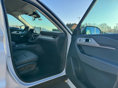 2026 Ford Explorer Active AWD