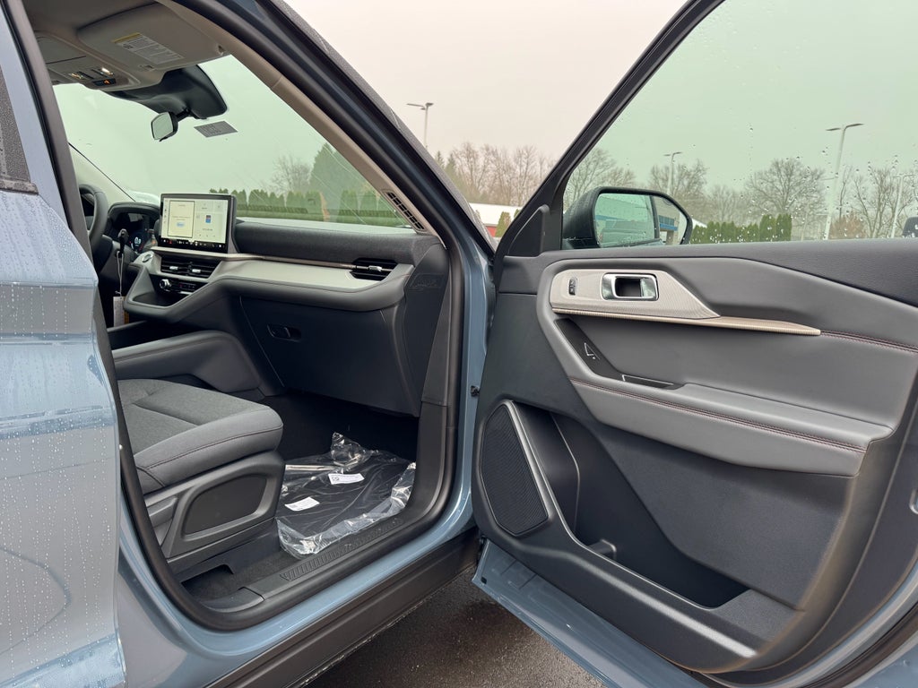 2026 Ford Explorer Active AWD