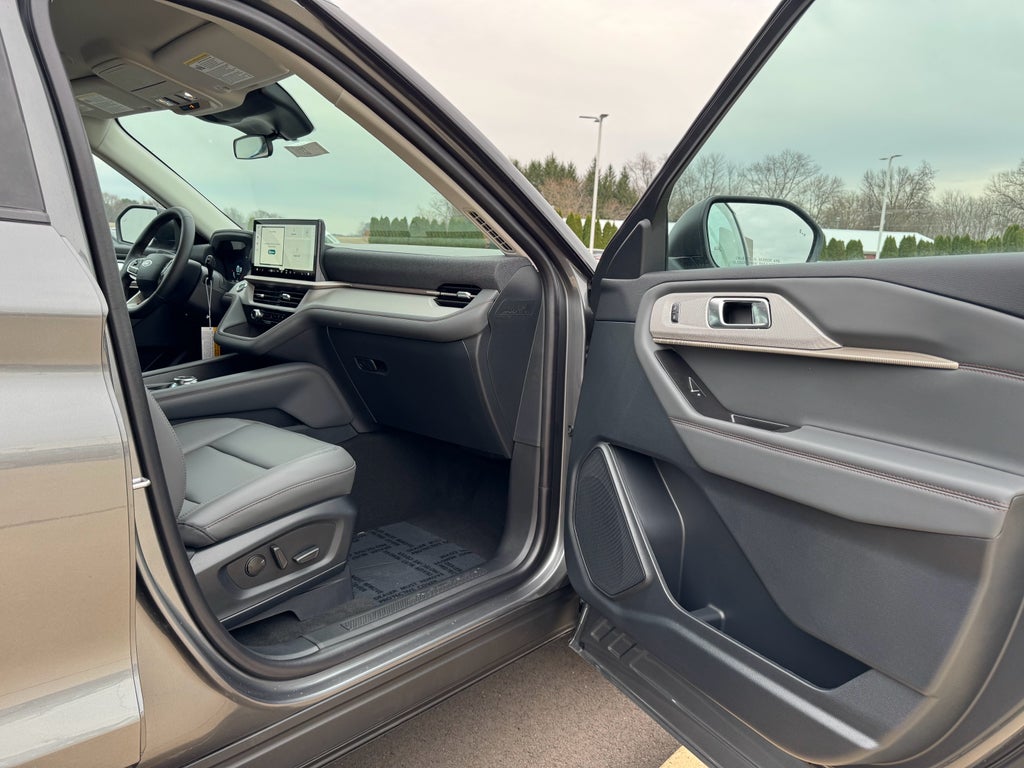 2026 Ford Explorer Active AWD