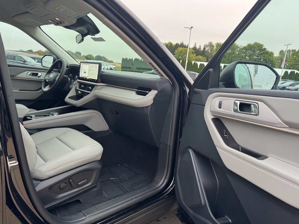 2026 Ford Explorer Active AWD