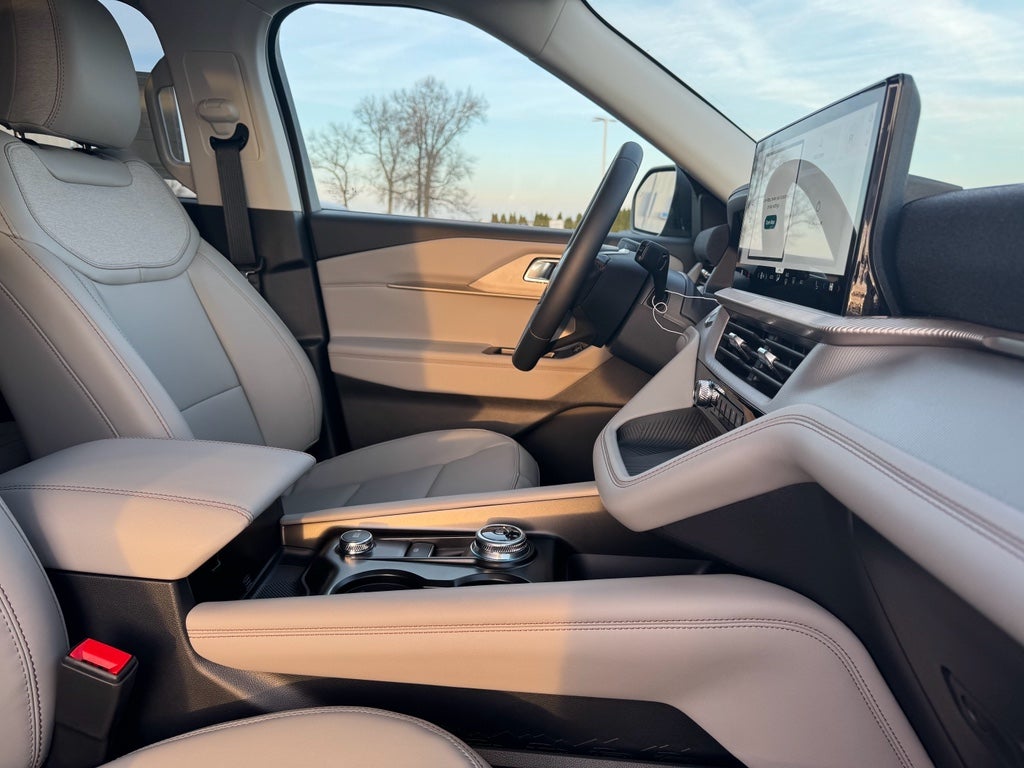 2026 Ford Explorer Active AWD