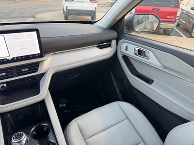 2026 Ford Explorer Active AWD