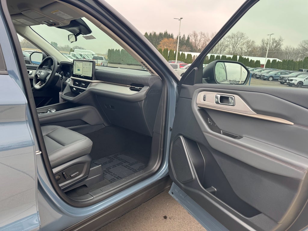 2026 Ford Explorer Active AWD