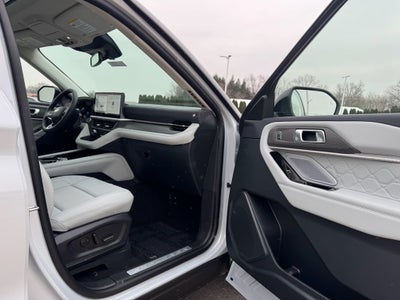 2026 Ford Explorer Platinum 4WD