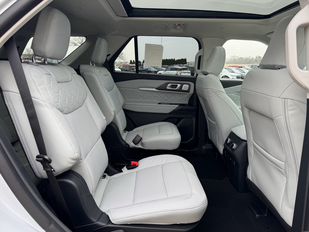 2026 Ford Explorer Platinum 4WD