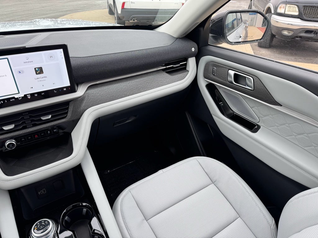 2026 Ford Explorer Platinum 4WD