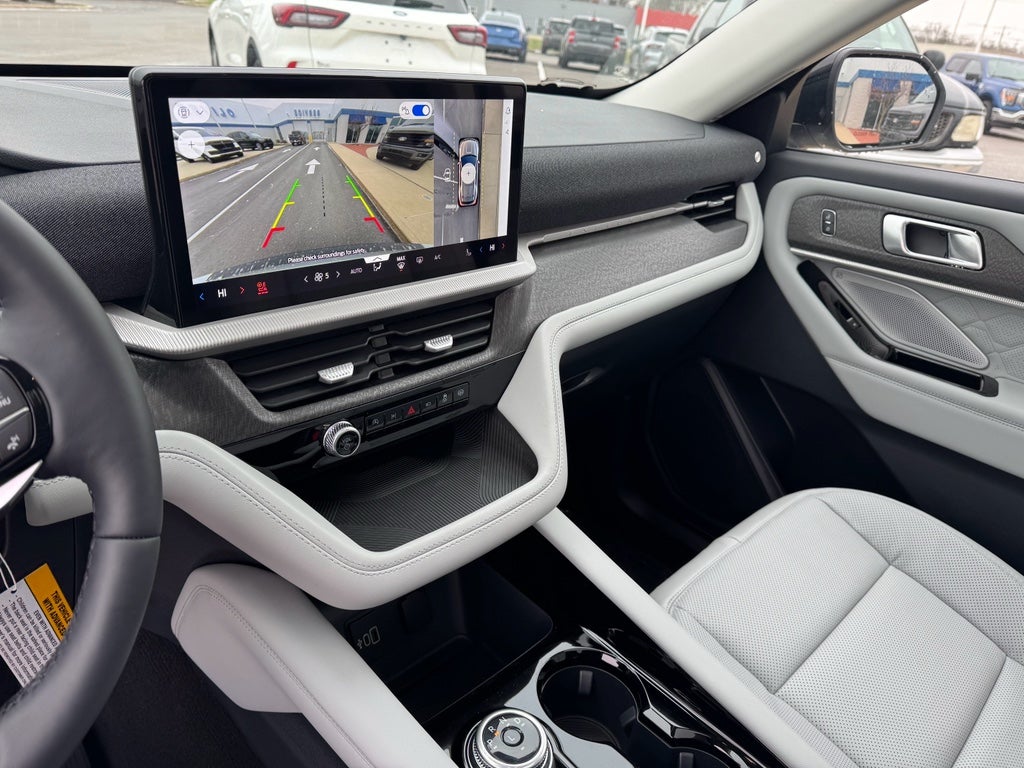 2026 Ford Explorer Platinum 4WD