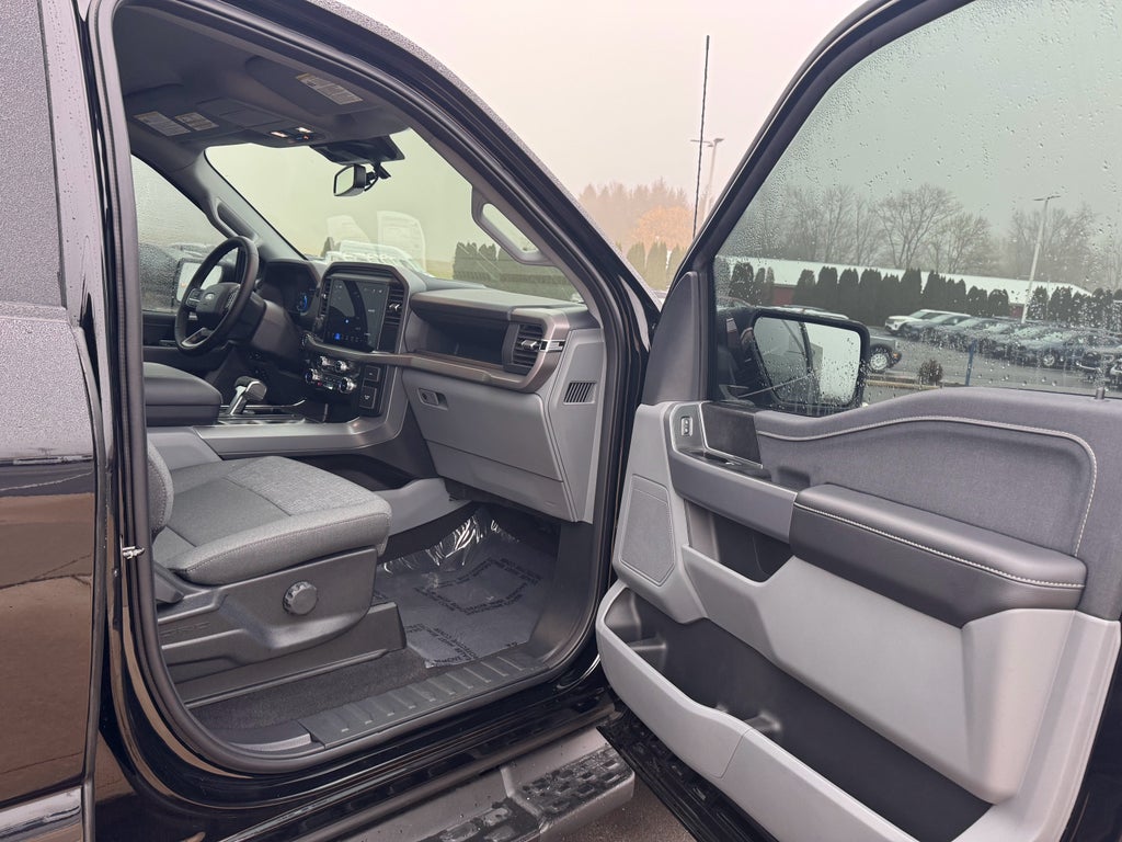 2025 Ford F-150 Lightning XLT Supercrew 4WD