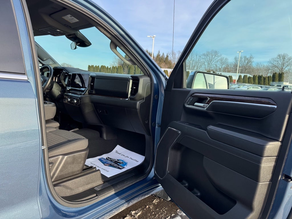 2024 GMC Sierra SLE 4WD