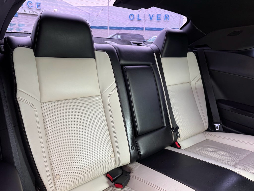 2015 Dodge Challenger SXT Plus RWD