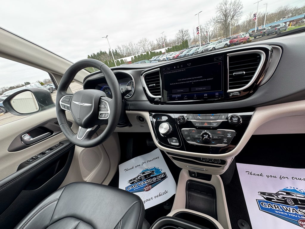 2023 Chrysler Pacifica Touring L FWD